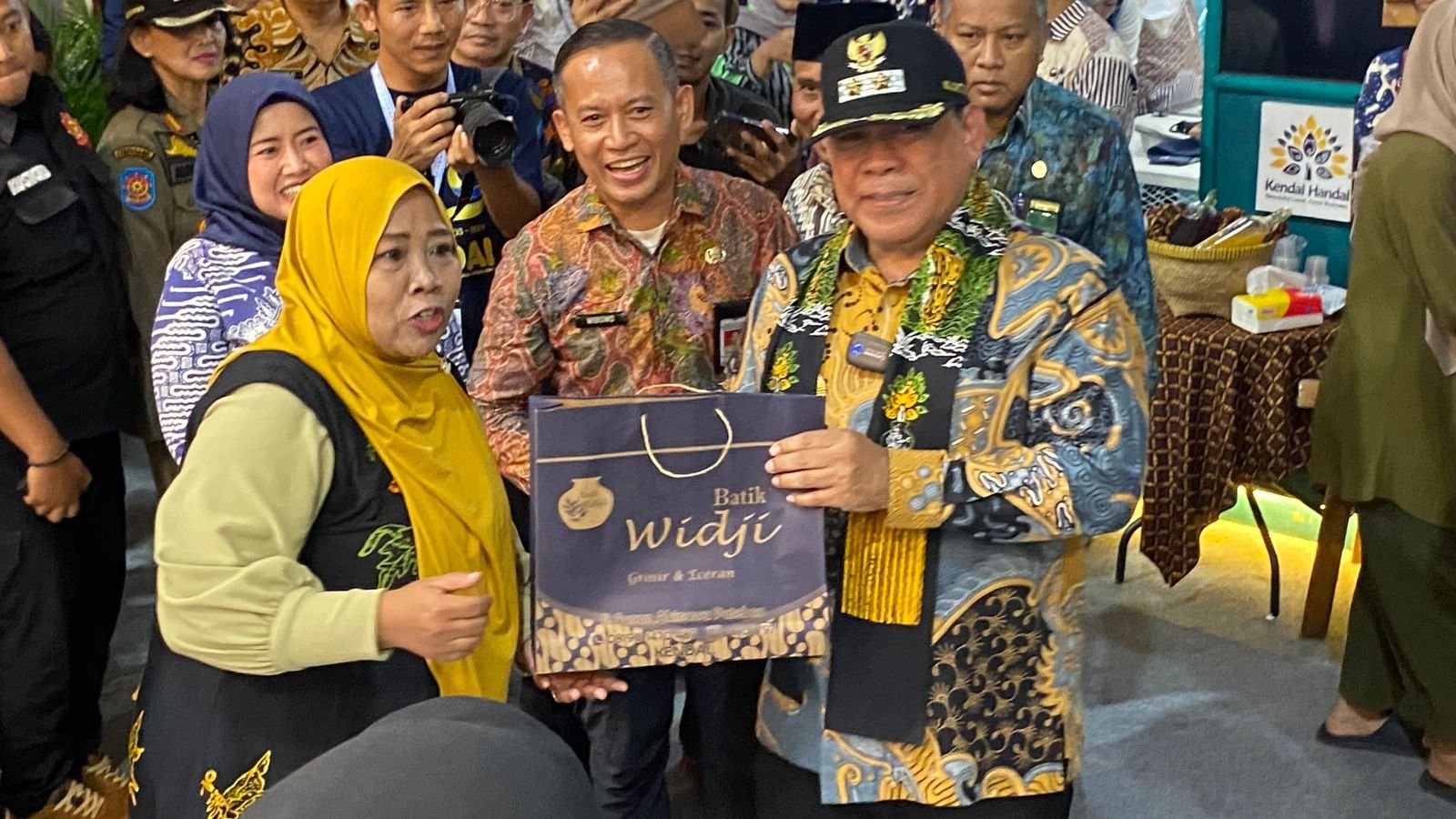 Hiburan Tanpa Batas: Bagaimana Teknologi Membentuk Masa Depan Industri Showbiz